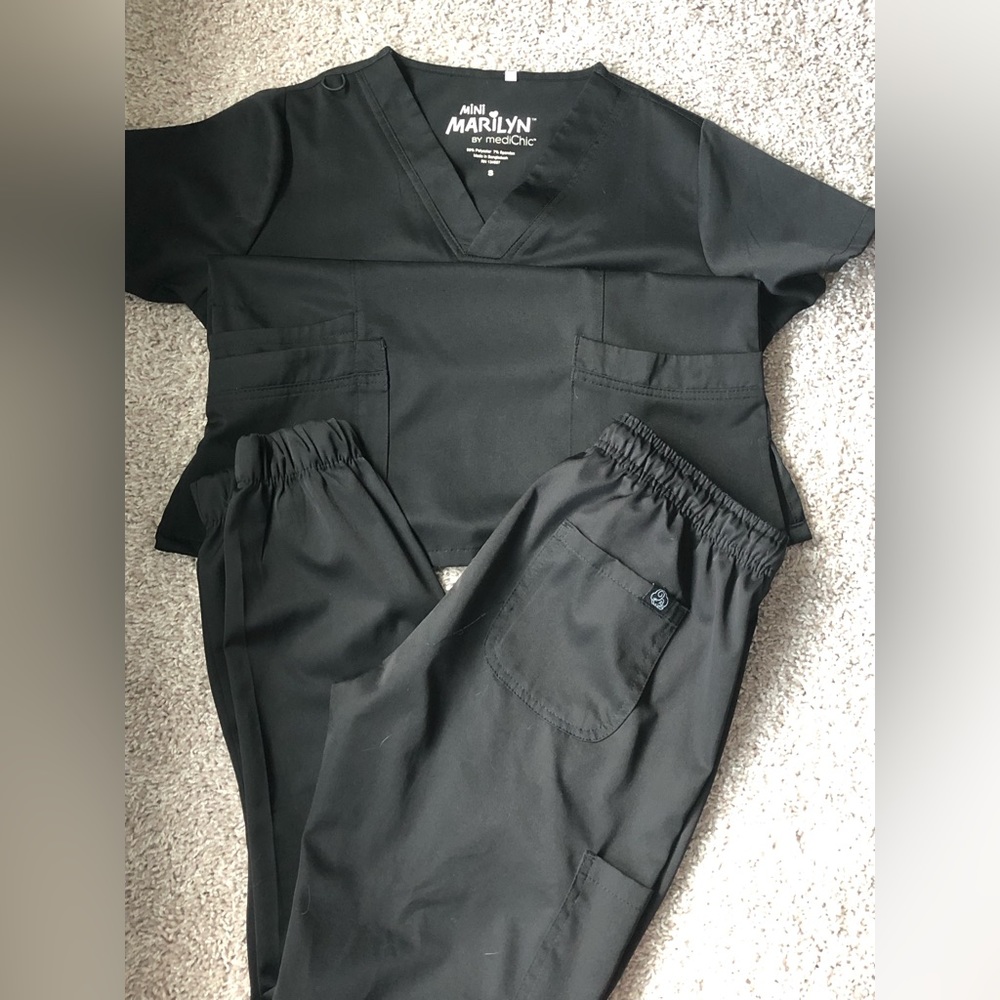 Mini Marilyn Black Scrub Set